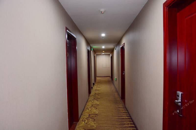Wudangshan Jianpuzhai Hotel Danjiangkou Exteriér fotografie